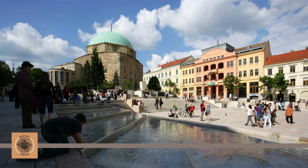 Hotel Fonix Pécs Zewnętrze zdjęcie